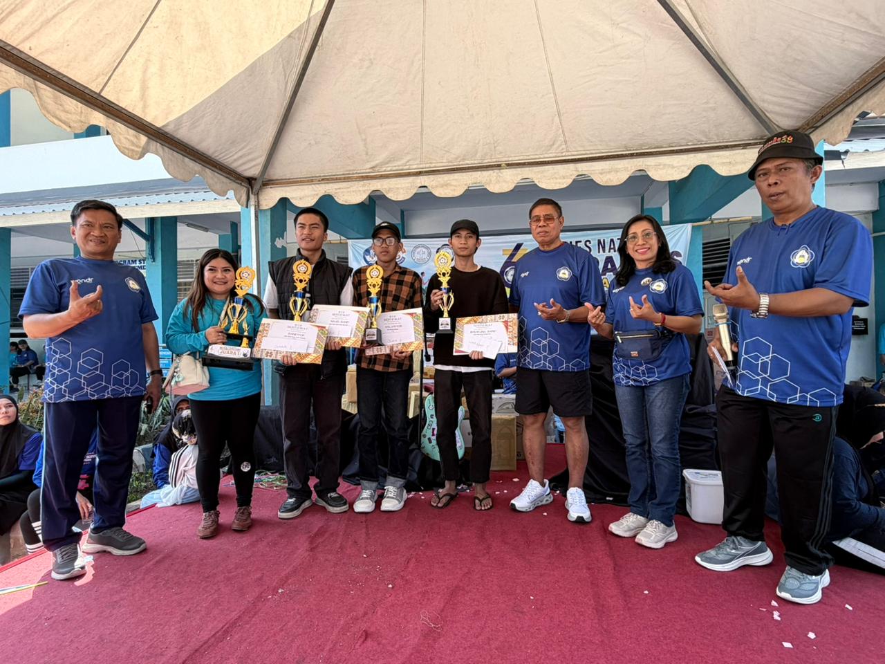 JALIN KEBERSAMAAN, UKI PAULUS GELAR FUN WALK DIES NATALIS KE-63